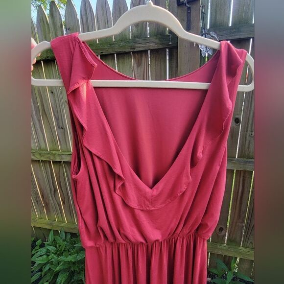 Fuchsia Sleeveless Midi Dress - Picture 3 of 10